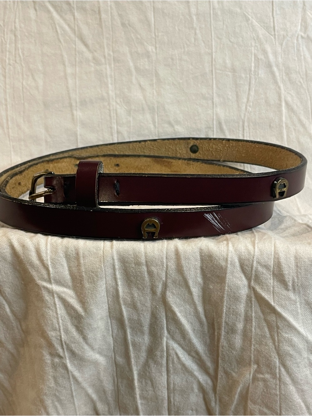 Vintage Etienne Aigner Burgundy Leather Skinny Belt Horseshoe Logo Size Small